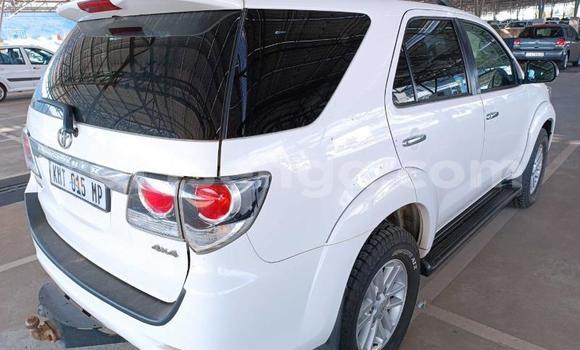 Buy Used Toyota Fortuner White Car in Ezulwini in Hhohho Buy Used Toyota Fortuner White Car in Ezulwini in Hhohho