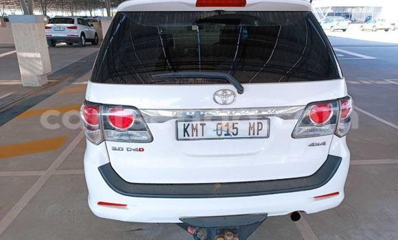 Buy Used Toyota Fortuner White Car in Ezulwini in Hhohho Buy Used Toyota Fortuner White Car in Ezulwini in Hhohho