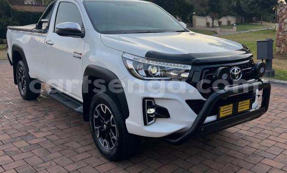 Buy Used Toyota Hilux White Car in Ezulwini in Hhohho Buy Used Toyota Hilux White Car in Ezulwini in Hhohho