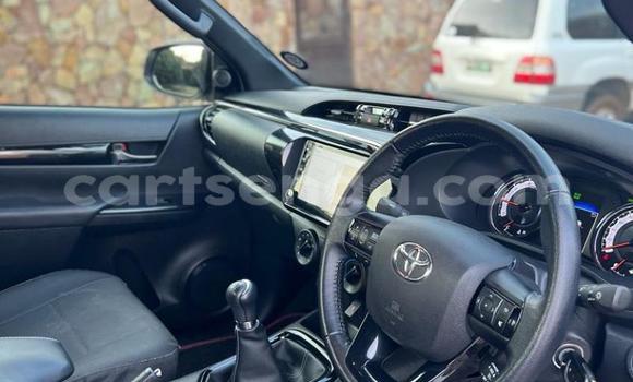 Buy Used Toyota Hilux White Car in Ezulwini in Hhohho Buy Used Toyota Hilux White Car in Ezulwini in Hhohho