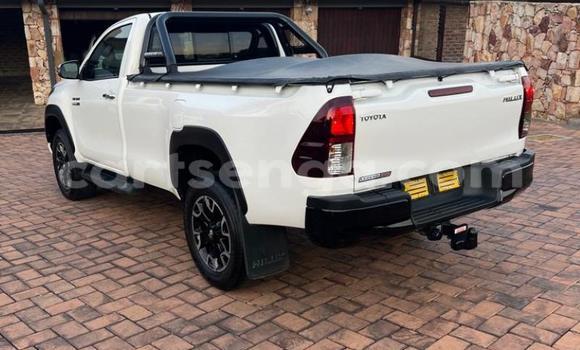 Buy Used Toyota Hilux White Car in Ezulwini in Hhohho Buy Used Toyota Hilux White Car in Ezulwini in Hhohho