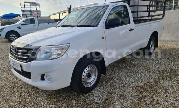 Nunua Ilio tumika Toyota Hilux White Gari ndani ya Ezulwini nchini Hhohho Nunua Ilio tumika Toyota Hilux White Gari ndani ya Ezulwini nchini Hhohho