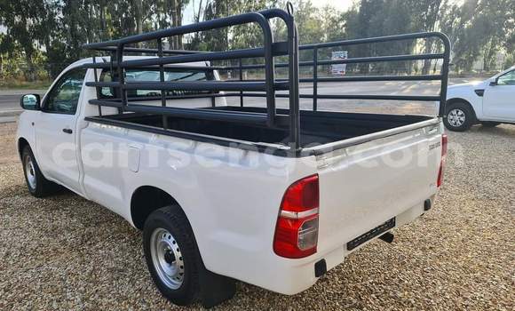 Nunua Ilio tumika Toyota Hilux White Gari ndani ya Ezulwini nchini Hhohho Nunua Ilio tumika Toyota Hilux White Gari ndani ya Ezulwini nchini Hhohho