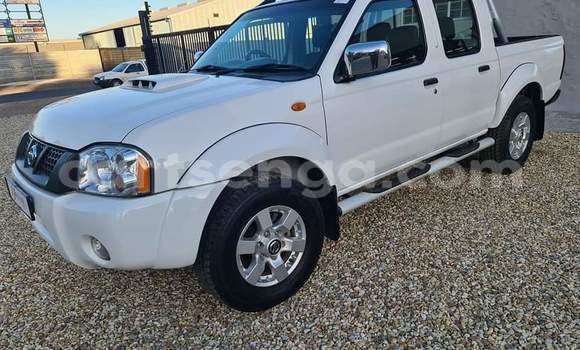 Nunua Ilio tumika Nissan NP 300 White Gari ndani ya Ezulwini nchini Hhohho