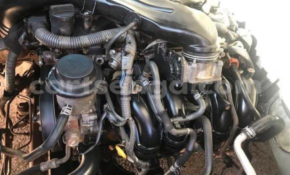 Buy Used Toyota Hiace White Car in Mbabane in Manzini Buy Used Toyota Hiace White Car in Mbabane in Manzini