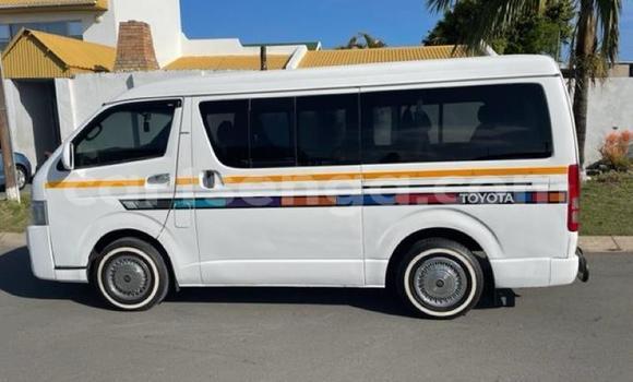 Buy Used Toyota Hiace White Car in Mbabane in Manzini Buy Used Toyota Hiace White Car in Mbabane in Manzini