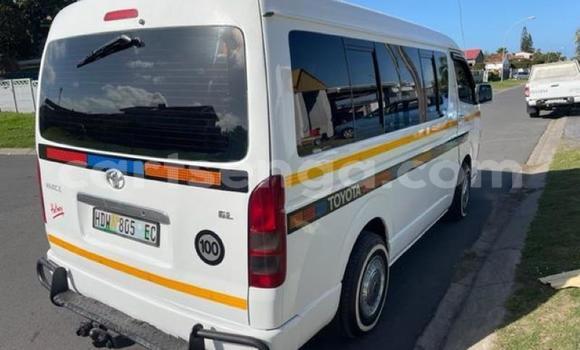 Buy Used Toyota Hiace White Car in Mbabane in Manzini Buy Used Toyota Hiace White Car in Mbabane in Manzini