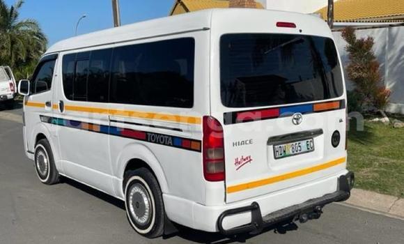 Buy Used Toyota Hiace White Car in Mbabane in Manzini Buy Used Toyota Hiace White Car in Mbabane in Manzini