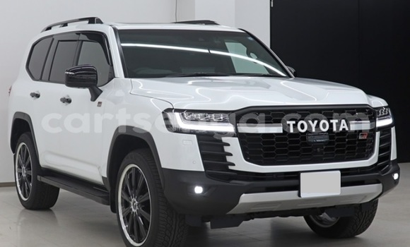 Buy Used Toyota Land Cruiser White Car in Big Bend in Lubombo District Buy Used Toyota Land Cruiser White Car in Big Bend in Lubombo District