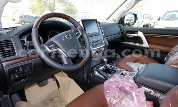 Nunua Imported Toyota Land Cruiser Black Gari ndani ya Import - Dubai nchini Hhohho Nunua Imported Toyota Land Cruiser Black Gari ndani ya Import - Dubai nchini Hhohho
