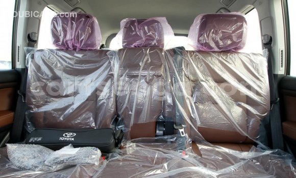 Nunua Imported Toyota Land Cruiser Black Gari ndani ya Import - Dubai nchini Hhohho Nunua Imported Toyota Land Cruiser Black Gari ndani ya Import - Dubai nchini Hhohho