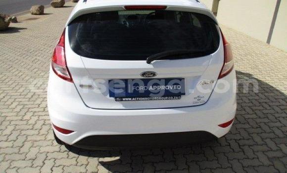 Nunua Ilio tumika Ford Fiesta White Gari ndani ya Bhunya nchini Manzini Nunua Ilio tumika Ford Fiesta White Gari ndani ya Bhunya nchini Manzini