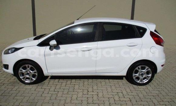 Nunua Ilio tumika Ford Fiesta White Gari ndani ya Bhunya nchini Manzini Nunua Ilio tumika Ford Fiesta White Gari ndani ya Bhunya nchini Manzini