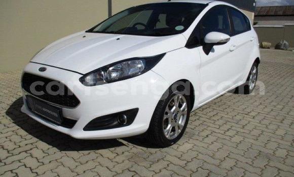 Nunua Ilio tumika Ford Fiesta White Gari ndani ya Bhunya nchini Manzini Nunua Ilio tumika Ford Fiesta White Gari ndani ya Bhunya nchini Manzini