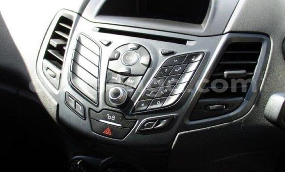 Nunua Ilio tumika Ford Fiesta White Gari ndani ya Bhunya nchini Manzini Nunua Ilio tumika Ford Fiesta White Gari ndani ya Bhunya nchini Manzini