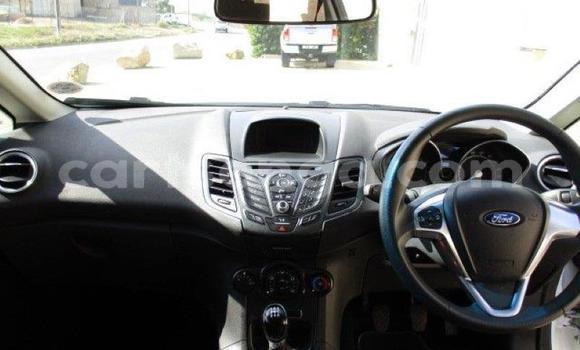 Nunua Ilio tumika Ford Fiesta White Gari ndani ya Bhunya nchini Manzini Nunua Ilio tumika Ford Fiesta White Gari ndani ya Bhunya nchini Manzini