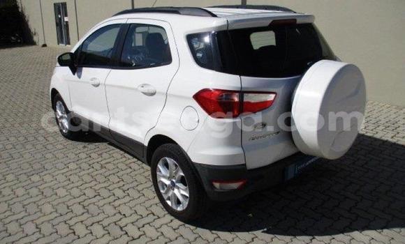 Nunua Ilio tumika Ford EcoSport White Gari ndani ya Bhunya nchini Manzini Nunua Ilio tumika Ford EcoSport White Gari ndani ya Bhunya nchini Manzini