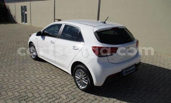 Nunua Ilio tumika Kia Rio White Gari ndani ya Bhunya nchini Manzini Nunua Ilio tumika Kia Rio White Gari ndani ya Bhunya nchini Manzini