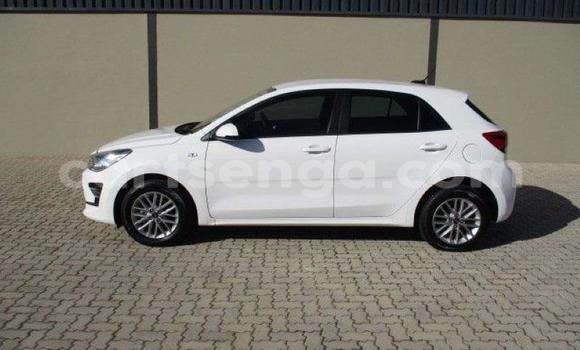 Nunua Ilio tumika Kia Rio White Gari ndani ya Bhunya nchini Manzini Nunua Ilio tumika Kia Rio White Gari ndani ya Bhunya nchini Manzini