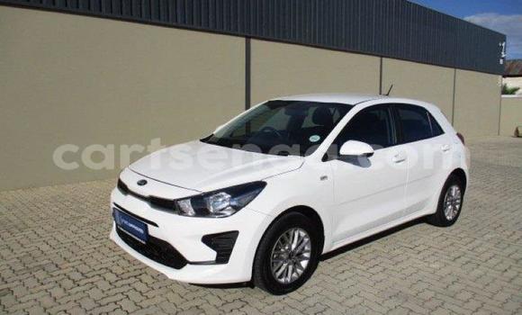 Nunua Ilio tumika Kia Rio White Gari ndani ya Bhunya nchini Manzini Nunua Ilio tumika Kia Rio White Gari ndani ya Bhunya nchini Manzini