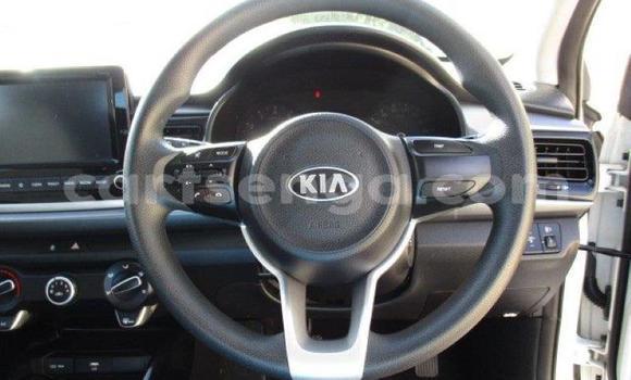 Nunua Ilio tumika Kia Rio White Gari ndani ya Bhunya nchini Manzini Nunua Ilio tumika Kia Rio White Gari ndani ya Bhunya nchini Manzini