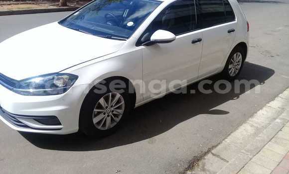 Buy Used Volkswagen Golf White Car in Bhunya in Manzini Buy Used Volkswagen Golf White Car in Bhunya in Manzini