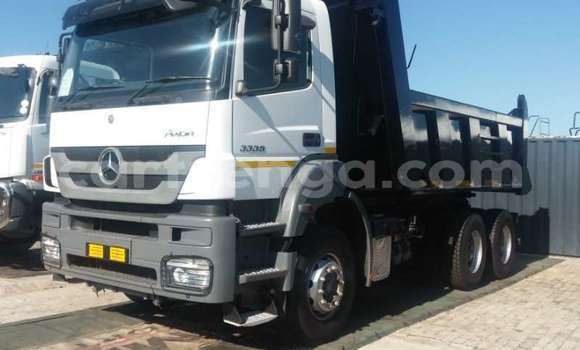 Buy Used Mercedes‒Benz 3331 White Truck in Mbabane in Manzini Buy Used Mercedes‒Benz 3331 White Truck in Mbabane in Manzini