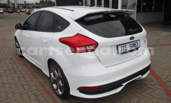 Nunua Ilio tumika Ford Fiesta White Gari ndani ya Bhunya nchini Manzini Nunua Ilio tumika Ford Fiesta White Gari ndani ya Bhunya nchini Manzini