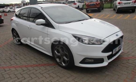 Nunua Ilio tumika Ford Fiesta White Gari ndani ya Bhunya nchini Manzini Nunua Ilio tumika Ford Fiesta White Gari ndani ya Bhunya nchini Manzini