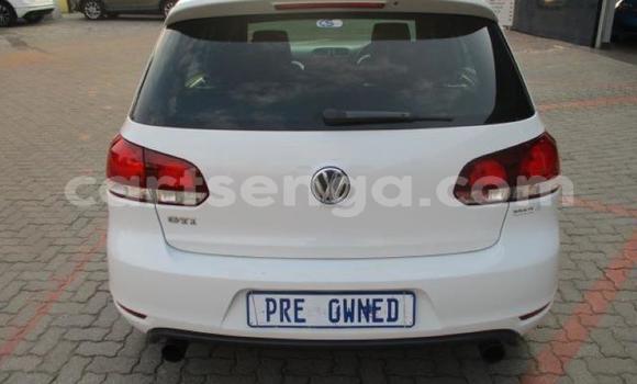 Nunua Ilio tumika Volkswagen Golf GTI White Gari ndani ya Bhunya nchini Manzini Nunua Ilio tumika Volkswagen Golf GTI White Gari ndani ya Bhunya nchini Manzini