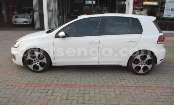 Nunua Ilio tumika Volkswagen Golf GTI White Gari ndani ya Bhunya nchini Manzini Nunua Ilio tumika Volkswagen Golf GTI White Gari ndani ya Bhunya nchini Manzini