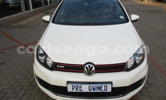 Nunua Ilio tumika Volkswagen Golf GTI White Gari ndani ya Bhunya nchini Manzini Nunua Ilio tumika Volkswagen Golf GTI White Gari ndani ya Bhunya nchini Manzini
