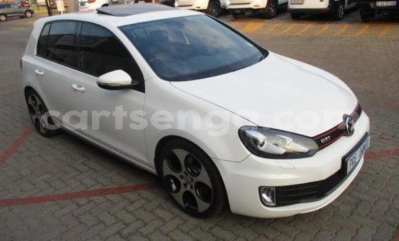 Nunua Ilio tumika Volkswagen Golf GTI White Gari ndani ya Bhunya nchini Manzini Nunua Ilio tumika Volkswagen Golf GTI White Gari ndani ya Bhunya nchini Manzini