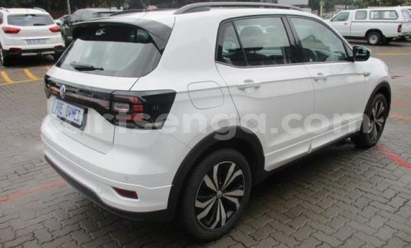 Nunua Ilio tumika Volkswagen Tiguan White Gari ndani ya Bhunya nchini Manzini Nunua Ilio tumika Volkswagen Tiguan White Gari ndani ya Bhunya nchini Manzini
