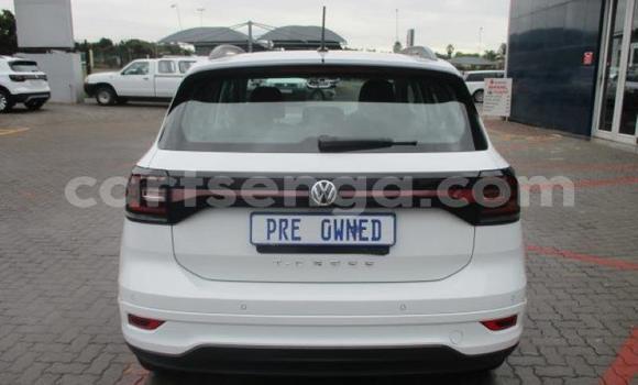 Nunua Ilio tumika Volkswagen Tiguan White Gari ndani ya Bhunya nchini Manzini Nunua Ilio tumika Volkswagen Tiguan White Gari ndani ya Bhunya nchini Manzini
