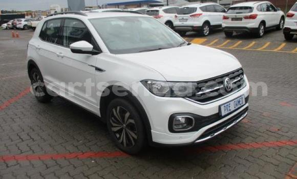 Nunua Ilio tumika Volkswagen Tiguan White Gari ndani ya Bhunya nchini Manzini Nunua Ilio tumika Volkswagen Tiguan White Gari ndani ya Bhunya nchini Manzini