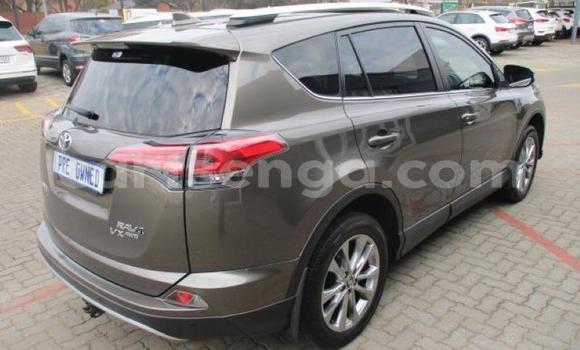 Nunua Ilio tumika Toyota RAV4 Silver Gari ndani ya Bhunya nchini Manzini Nunua Ilio tumika Toyota RAV4 Silver Gari ndani ya Bhunya nchini Manzini
