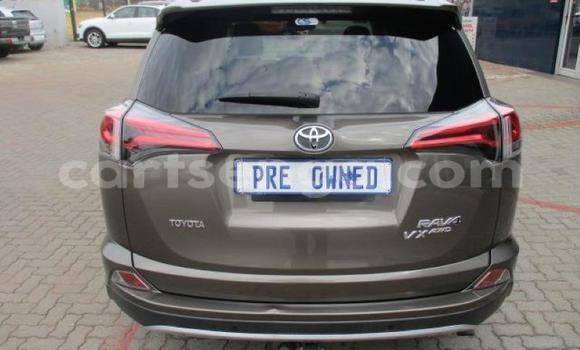 Nunua Ilio tumika Toyota RAV4 Silver Gari ndani ya Bhunya nchini Manzini Nunua Ilio tumika Toyota RAV4 Silver Gari ndani ya Bhunya nchini Manzini