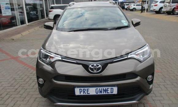 Nunua Ilio tumika Toyota RAV4 Silver Gari ndani ya Bhunya nchini Manzini Nunua Ilio tumika Toyota RAV4 Silver Gari ndani ya Bhunya nchini Manzini