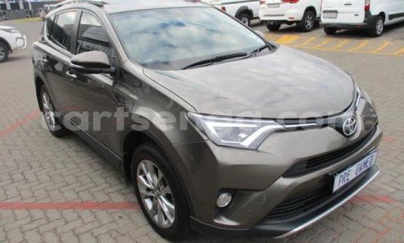 Nunua Ilio tumika Toyota RAV4 Silver Gari ndani ya Bhunya nchini Manzini Nunua Ilio tumika Toyota RAV4 Silver Gari ndani ya Bhunya nchini Manzini