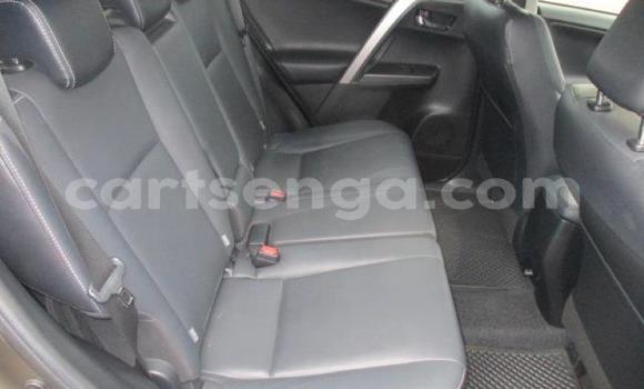 Nunua Ilio tumika Toyota RAV4 Silver Gari ndani ya Bhunya nchini Manzini Nunua Ilio tumika Toyota RAV4 Silver Gari ndani ya Bhunya nchini Manzini