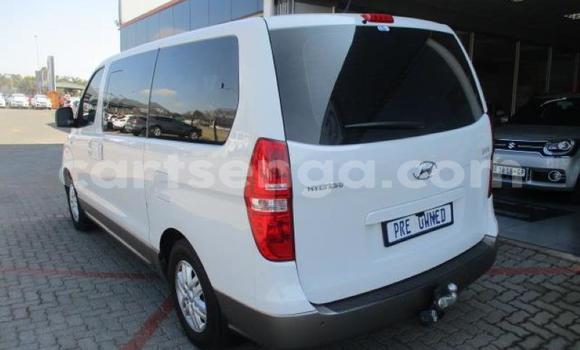 Nunua Ilio tumika Hyundai H1 White Gari ndani ya Bhunya nchini Manzini Nunua Ilio tumika Hyundai H1 White Gari ndani ya Bhunya nchini Manzini
