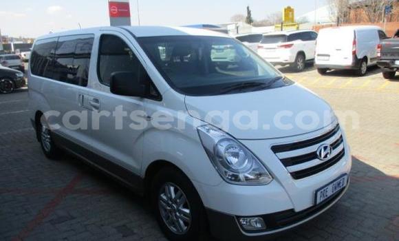 Nunua Ilio tumika Hyundai H1 White Gari ndani ya Bhunya nchini Manzini Nunua Ilio tumika Hyundai H1 White Gari ndani ya Bhunya nchini Manzini