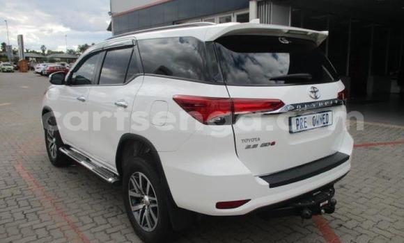 Nunua Ilio tumika Toyota Fortuner White Gari ndani ya Bhunya nchini Manzini Nunua Ilio tumika Toyota Fortuner White Gari ndani ya Bhunya nchini Manzini