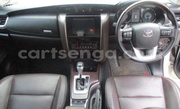 Nunua Ilio tumika Toyota Fortuner White Gari ndani ya Bhunya nchini Manzini Nunua Ilio tumika Toyota Fortuner White Gari ndani ya Bhunya nchini Manzini