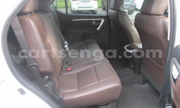 Nunua Ilio tumika Toyota Fortuner White Gari ndani ya Bhunya nchini Manzini Nunua Ilio tumika Toyota Fortuner White Gari ndani ya Bhunya nchini Manzini