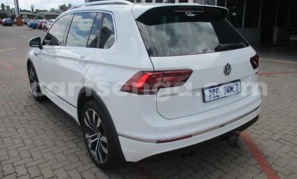Nunua Ilio tumika Volkswagen Tiguan White Gari ndani ya Bhunya nchini Manzini Nunua Ilio tumika Volkswagen Tiguan White Gari ndani ya Bhunya nchini Manzini