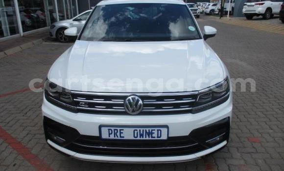 Nunua Ilio tumika Volkswagen Tiguan White Gari ndani ya Bhunya nchini Manzini Nunua Ilio tumika Volkswagen Tiguan White Gari ndani ya Bhunya nchini Manzini