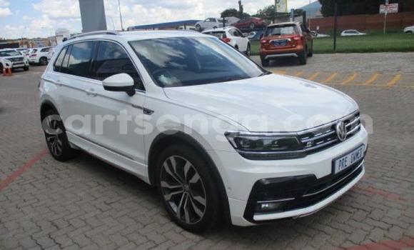 Nunua Ilio tumika Volkswagen Tiguan White Gari ndani ya Bhunya nchini Manzini Nunua Ilio tumika Volkswagen Tiguan White Gari ndani ya Bhunya nchini Manzini
