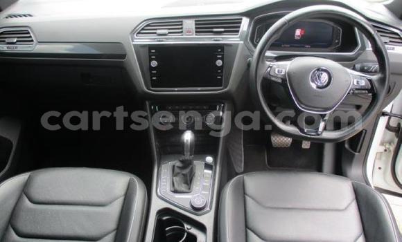 Nunua Ilio tumika Volkswagen Tiguan White Gari ndani ya Bhunya nchini Manzini Nunua Ilio tumika Volkswagen Tiguan White Gari ndani ya Bhunya nchini Manzini